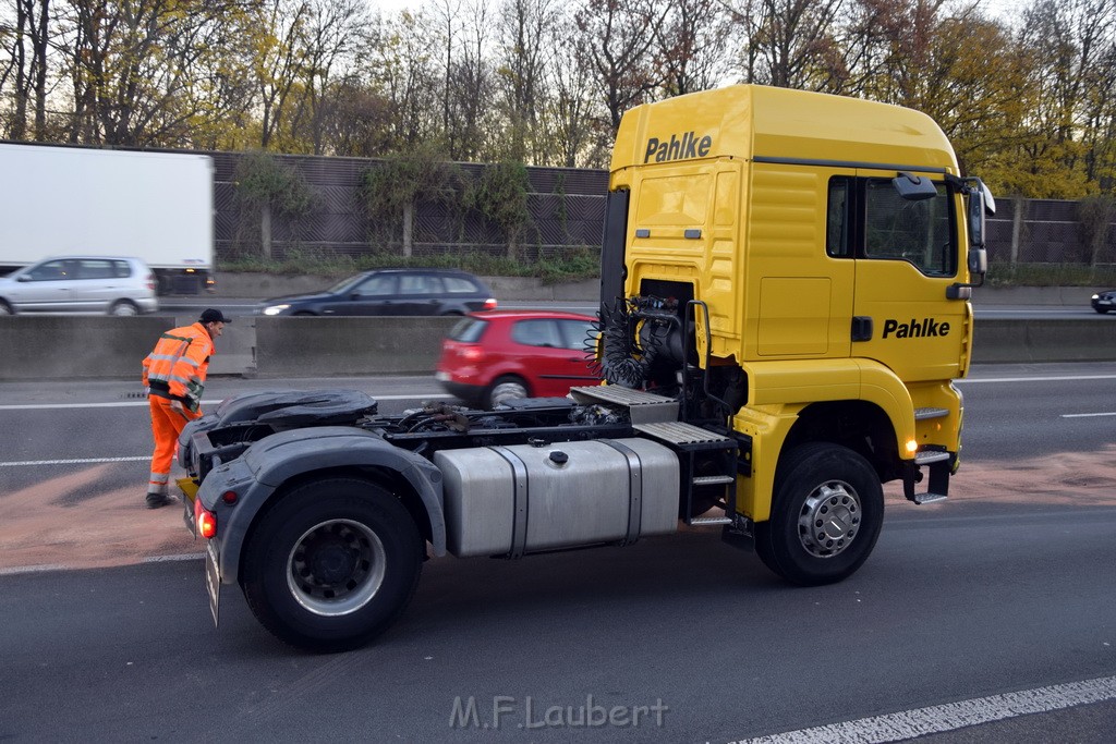 VU LKW A 4 Rich Aachen hinter Rodenkirchener Bruecke P34.JPG - Miklos Laubert